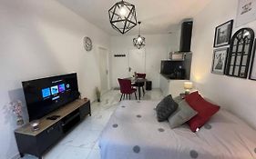 Le Dolce Vita - Centre Historique, Proche Toutes Commodites, Stationnement Aise, Wifi-Netflix