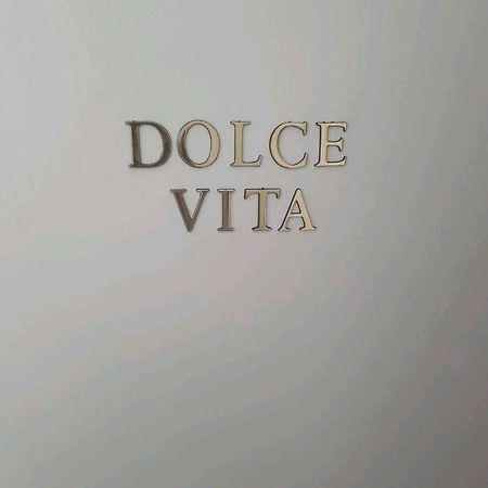Le Dolce Vita - Centre Historique, Proche Toutes Commodites, Stationnement Aise, Wifi-Netflix Niort Buitenkant foto