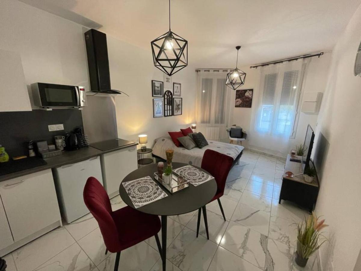 Le Dolce Vita - Centre Historique, Proche Toutes Commodites, Stationnement Aise, Wifi-Netflix Niort Buitenkant foto
