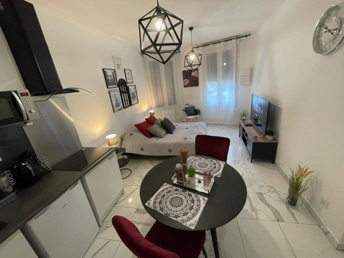 Le Dolce Vita - Centre Historique, Proche Toutes Commodites, Stationnement Aise, Wifi-Netflix Niort Buitenkant foto