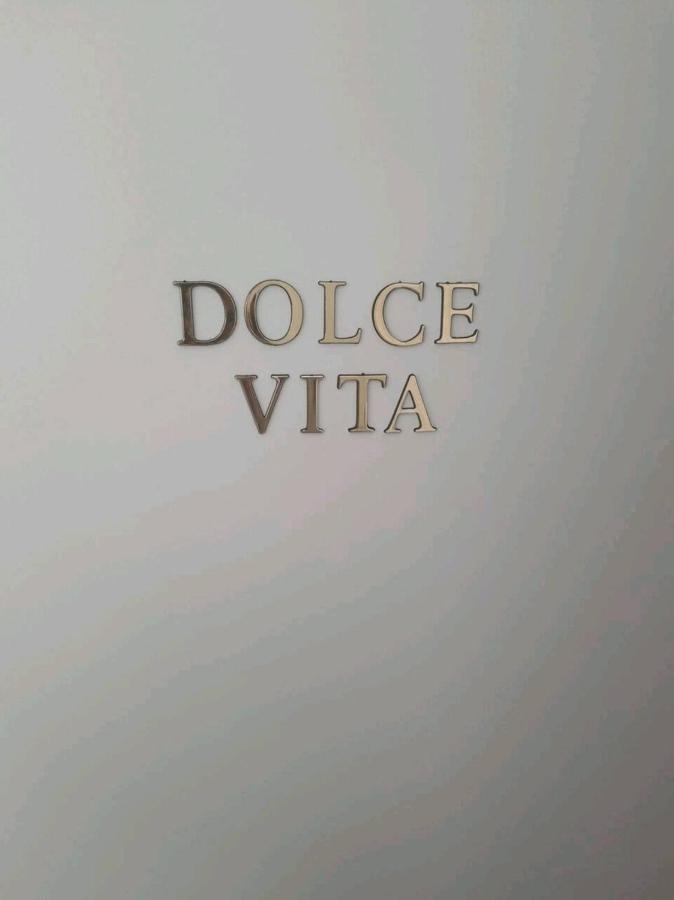 Le Dolce Vita - Centre Historique, Proche Toutes Commodites, Stationnement Aise, Wifi-Netflix Niort Buitenkant foto